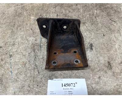 Mack 20819873 Right Bracket for a Mack CXU612