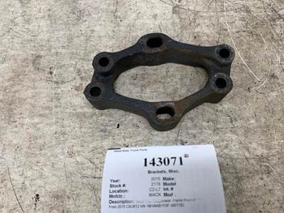 Mack 20932463 Bracket for a Mack CXU612