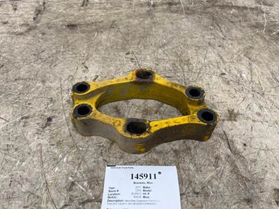 Mack 20932463 Bracket for a Mack CXU613
