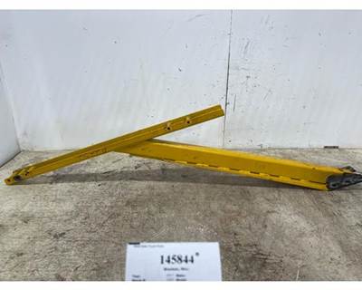 Mack 21018919 Bracket for a Mack CXU613