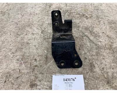 Mack 21182720 Bracket for a Mack CXU612