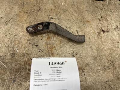 Mack 21337100 Bracket for a Mack CXU612