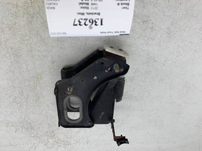 Mack 21372199 Bracket for a Mack CXU613