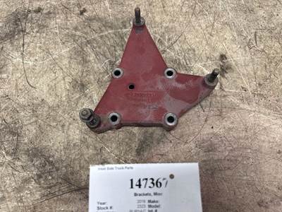 Mack 21399481 Bracket for a Mack CXU613
