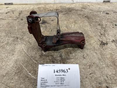 Mack 21461618 Bracket for a Mack CXU612