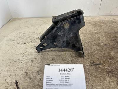 Mack 21920048 Bracket for a Mack CH612