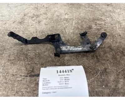 Mack 22483497 Bracket for a Mack CH612