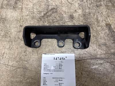 Mack 23220187 Bracket for a Mack GR64F