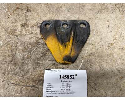 Mack 24427052 Bracket for a Mack CXU613