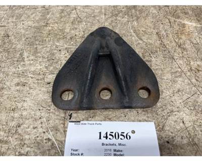 Mack 24427052 Bracket for a Mack CXU612