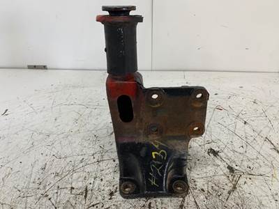 Mack 77QS572B Bracket for a Mack RD688S
