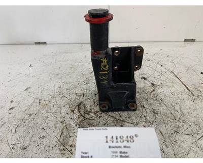 Mack 77QS573B Bracket for a Mack RD688S