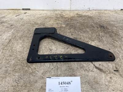 Mack 82728322 Bracket for a Mack CXU612