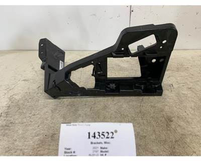 Mack 84556224 Bracket for a Mack CH612