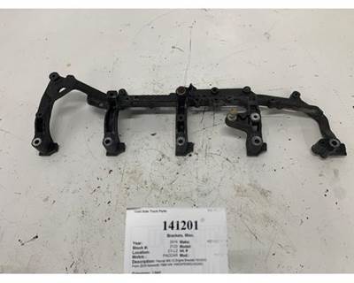 Paccar 1933050 Bracket for a Kenworth T880