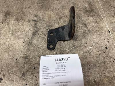 Paccar A11-2126R Bracket for a Peterbilt 579