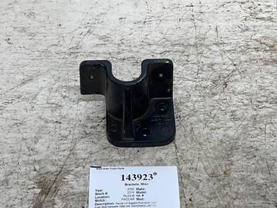 Paccar U85-1022 Left Bracket for a Kenworth T680