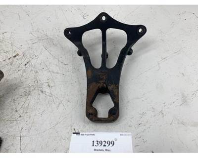 Volvo 20589851 Bracket for a Volvo VHD