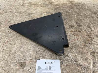 Western Star A05-28769-000 Bracket for a Western Star TR 5700 XE