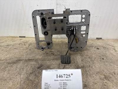 Mack 82789711 Pedal for a Mack R686T