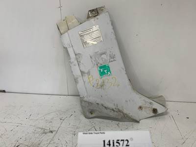 Freightliner 18-40815-004 Left Cowl for a Freightliner COLUMBIA 120