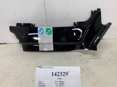 Paccar R22-6152 Cowl for a Peterbilt 579