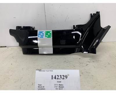 Paccar R22-6152 Cowl for a Peterbilt 579