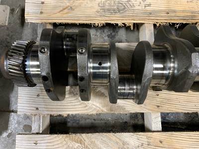 Cummins 3073707 Crankshaft for a International 8100