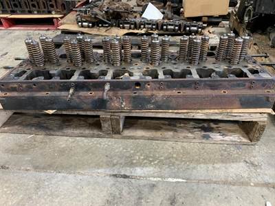Cummins 3417629 Cylinder Head for a International 8100