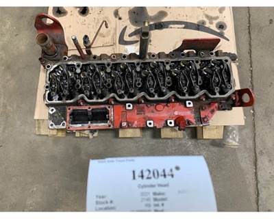 Cummins 5282721 Cylinder Head for a International MV607