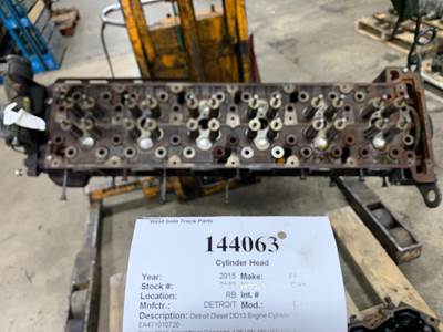 Detroit EA4710102720 Cylinder Head for a Freightliner CASCADIA 126