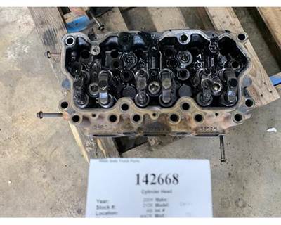 Mack 732GB5352M Cylinder Head for a Mack CV713 GRANITE