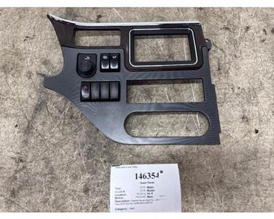 Used Paccar Dash Panel S64-6179-0009111 for 2018 Peterbilt 579