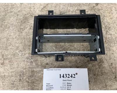2021 Volvo VNL 760 Radio and Shifter Dash Panel, Part # 82741821
