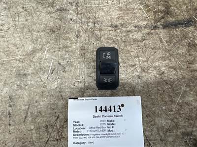 Freightliner A06-30769-010 Dashboard Switch for a Freightliner M2 106
