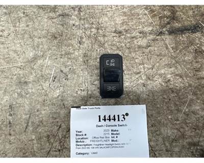 Freightliner A06-30769-010 Dashboard Switch for a Freightliner M2 106