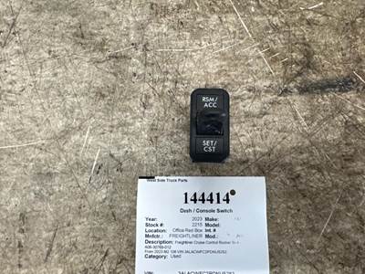 Freightliner A06-30769-012 Dashboard Switch for a Freightliner M2 106