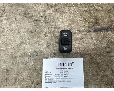 Freightliner A06-30769-012 Dashboard Switch for a Freightliner M2 106