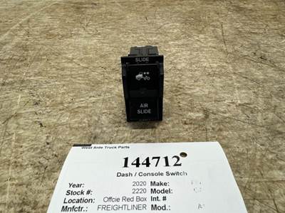 Freightliner A12-26539-008 Dashboard Switch for a Freightliner CASCADIA 126