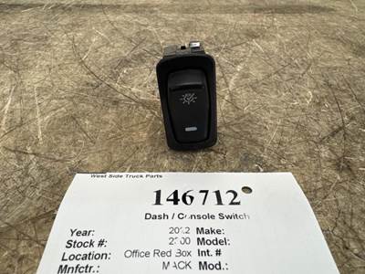 Mack 23454724 Dashboard Switch for a Mack R686T