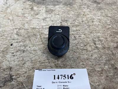 Paccar Q27-1012-102 Dashboard Switch for a Kenworth T680