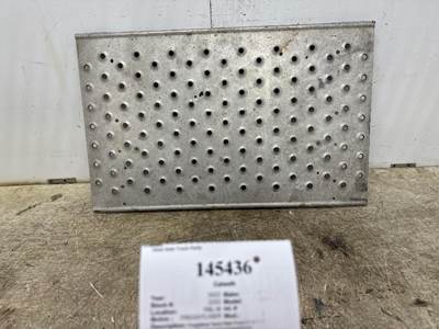 Freightliner A22-72421-003 Deck Plate / Catwalk for a Freightliner CASCADIA 126