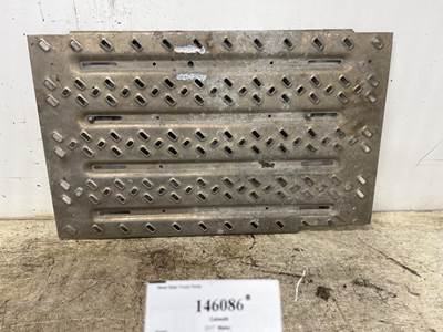 Mack 20831882 Deck Plate / Catwalk for a Mack CXU613
