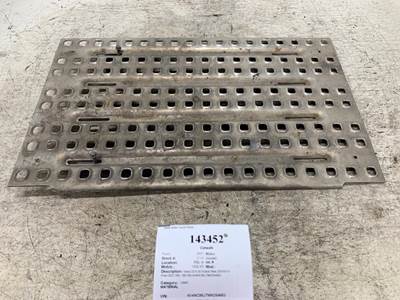 Volvo 20559519 Deck Plate / Catwalk for a Volvo VNL