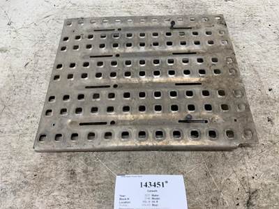 Volvo 21189909 Deck Plate / Catwalk for a Volvo VNL