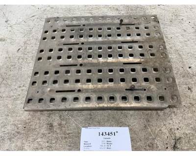 Volvo 21189909 Deck Plate / Catwalk for a Volvo VNL