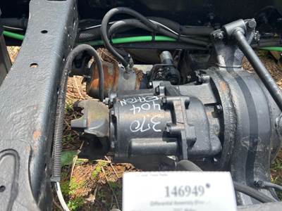 Eaton DS404 Front Differential for a Freightliner COLUMBIA 120