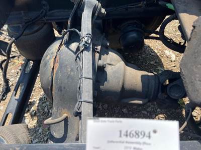 Meritor MT4014X Rear Differential for a Volvo VNL