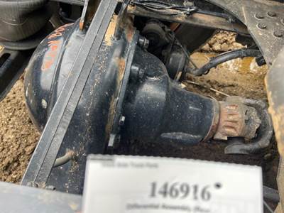 Meritor MT4014X Rear Differential for a Volvo VNL