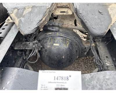 Meritor RS23161 Rear Differential for a Mack CH612